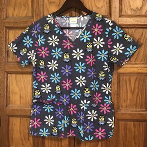Minions Universal Studios Scrub Top Women's XS Despicable Me Floral 3 Pocket